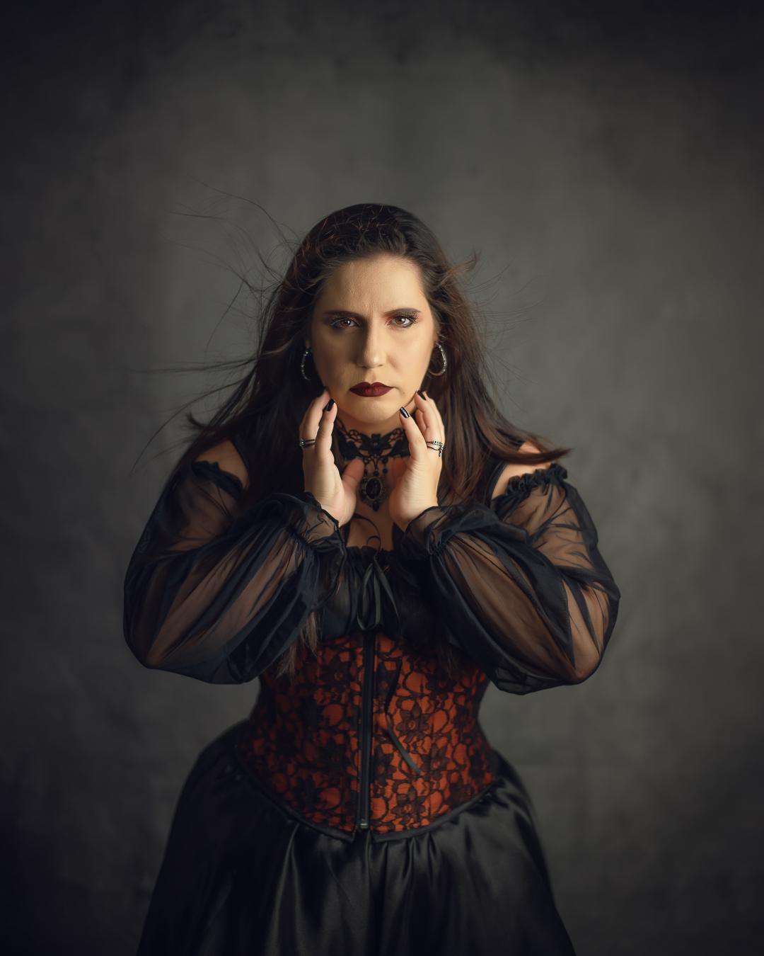 Fotos de ensaio de cantora pop em estúdio de Cotia, retratos para divulgação musical